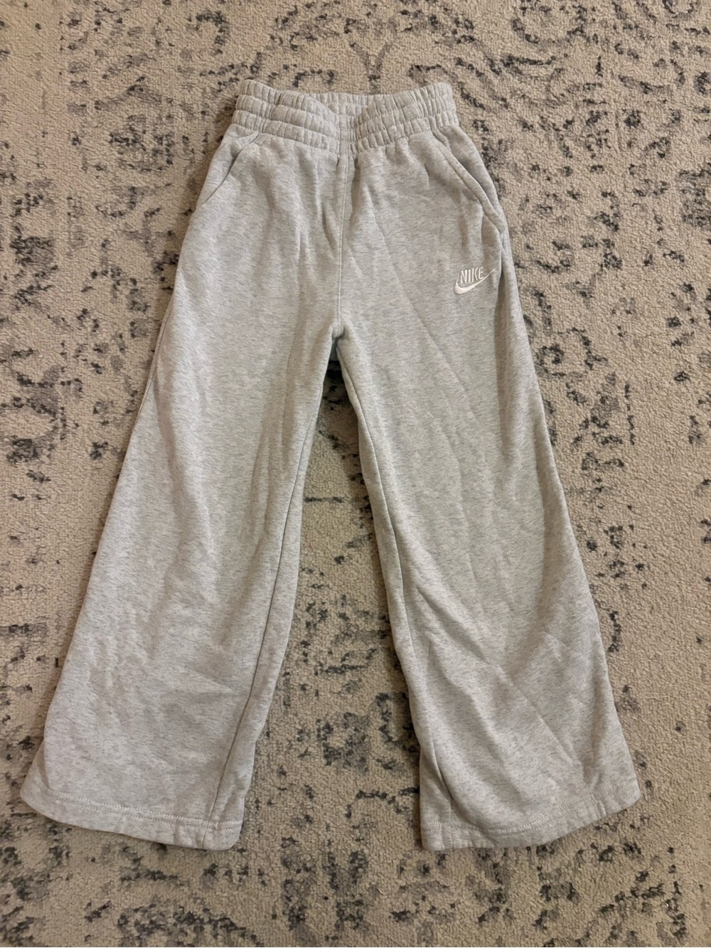 Nike Wide Leg Light Gray Kids' Fleece Sweatpants with Swoosh NWOT